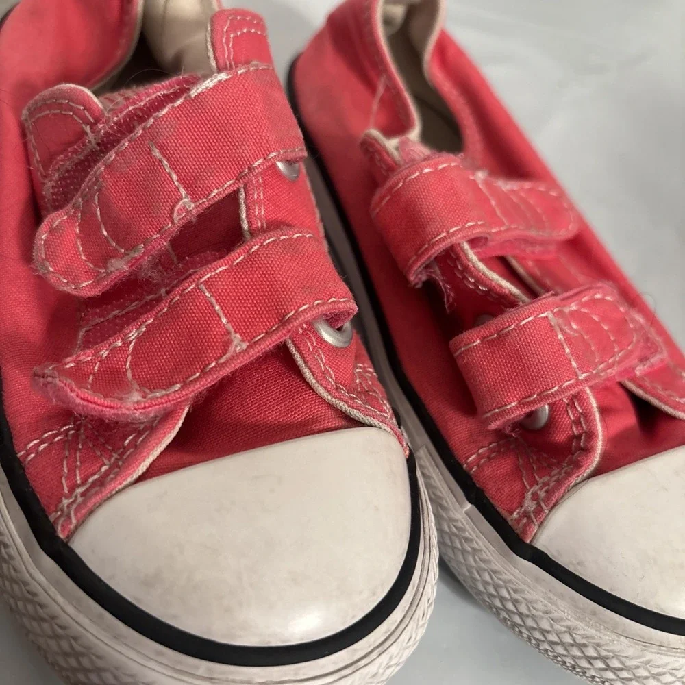 All Start Converse ,pink Size Size9-kids